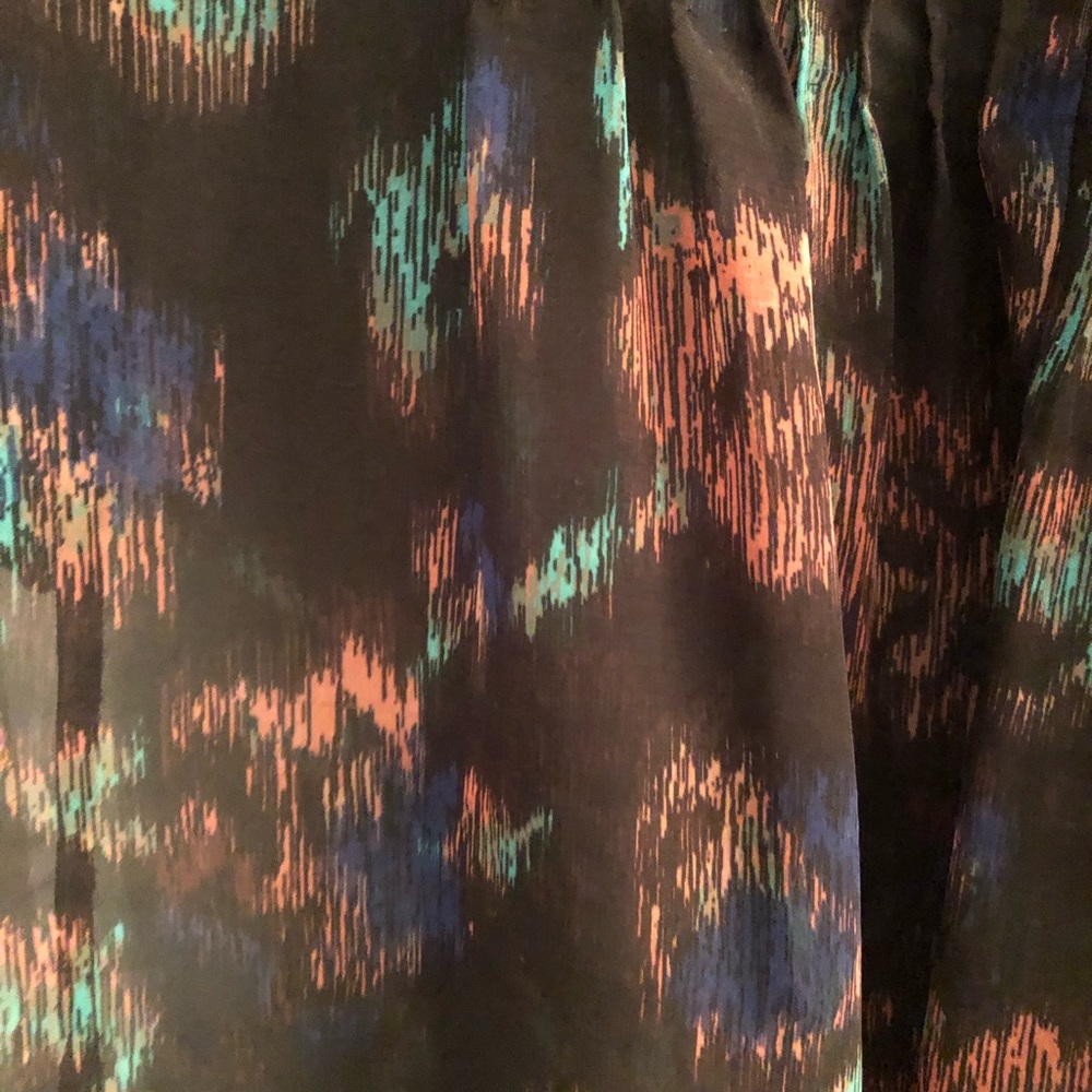 Patterned sheer blouse - Picture 2 of 2
